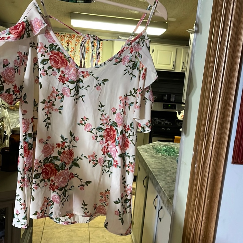 Ruffled sleeved shirt